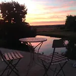 Au Chiron Bed & Breakfast